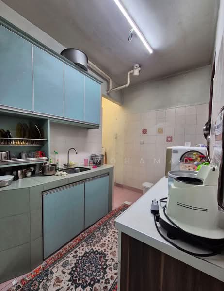 Flat for Sale at Taman Lagenda Mas - Reen Mohamad - Kitchen - PropertyGuru.com.my