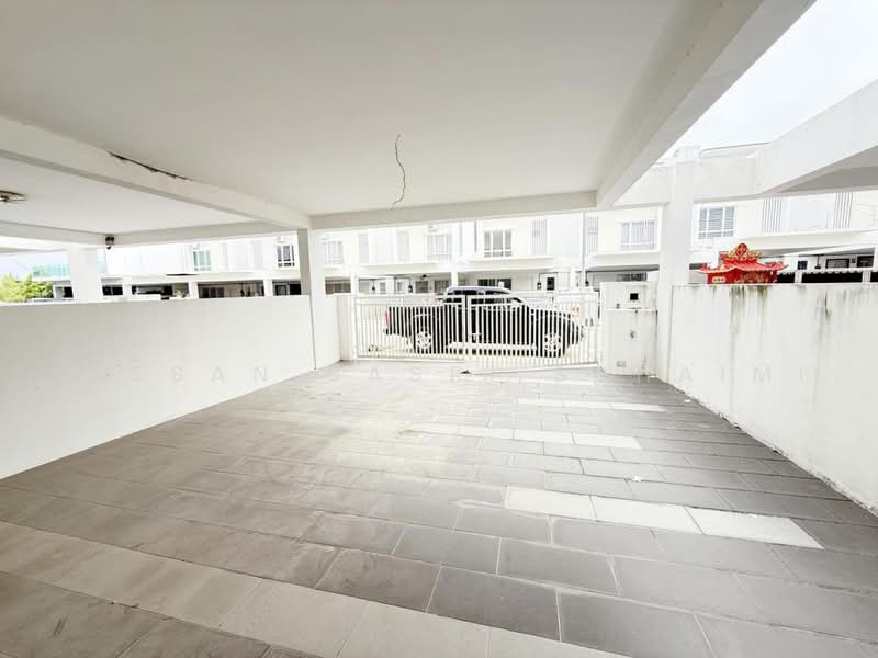 Terraced House for Sale in Bandar Sri Sendayan (Negeri Sembilan) - Hassan Basri Suhaimi - Exterior - PropertyGuru.com.my