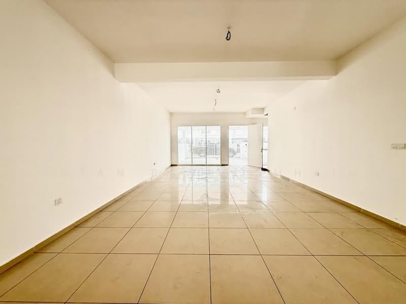 Terraced House for Sale in Bandar Sri Sendayan (Negeri Sembilan) - Hassan Basri Suhaimi - Living Room - PropertyGuru.com.my