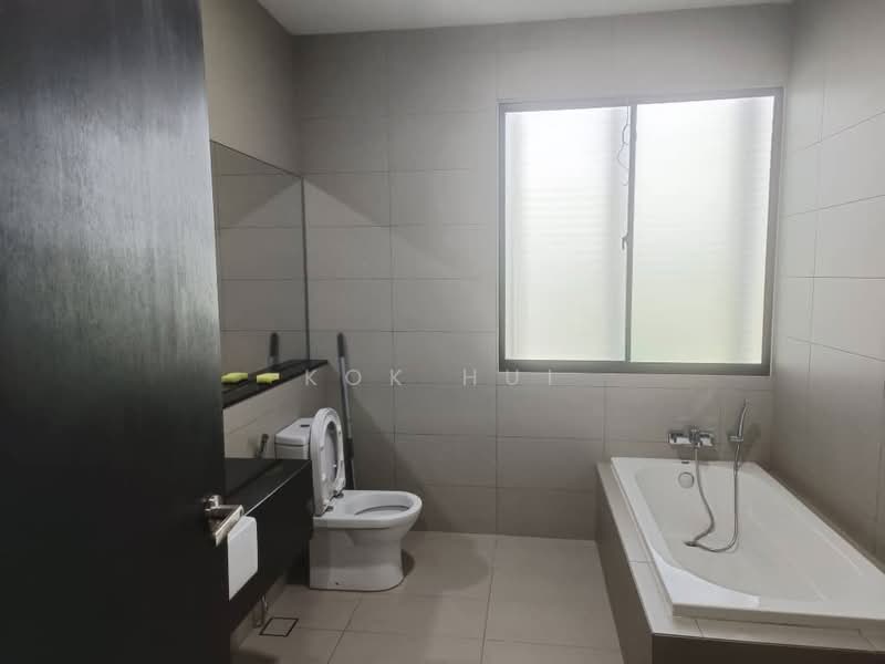 Rumah Teres 2 Tingkat untuk Dijual di Senibong (Permas Jaya) - Kok Hui - Bathroom - PropertyGuru.com.my