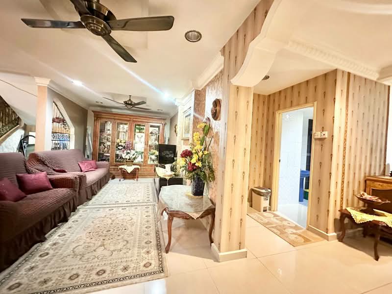 2.5-storey Terraced House for Sale in Wangsa Maju (Kuala Lumpur) - Ali Idris - Living Room - PropertyGuru.com.my
