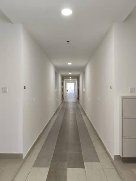 Service Residence for Sale at Maya Bay Residences @ Gamuda Cove - Bee Seng Chia - Corridor - PropertyGuru.com.my
