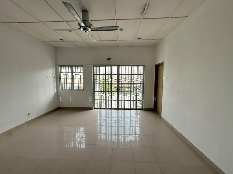 Rumah Teres untuk Dijual di Kota Kemuning (Shah Alam) - Bee Seng Chia - Living Room - PropertyGuru.com.my