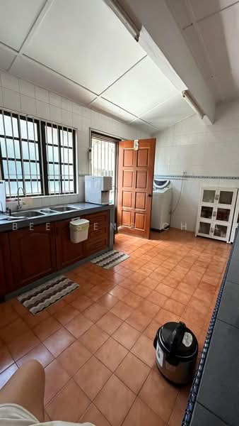 Rumah Teres 2 Tingkat untuk Dijual di Taman Universiti Indah (Seri Kembangan) - Bee Seng Chia - Kitchen - PropertyGuru.com.my