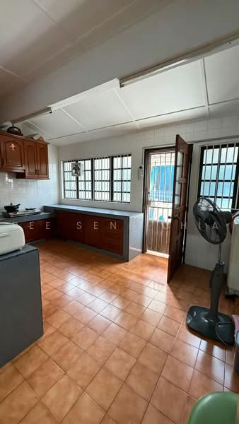 Rumah Teres 2 Tingkat untuk Dijual di Taman Universiti Indah (Seri Kembangan) - Bee Seng Chia - Kitchen - PropertyGuru.com.my