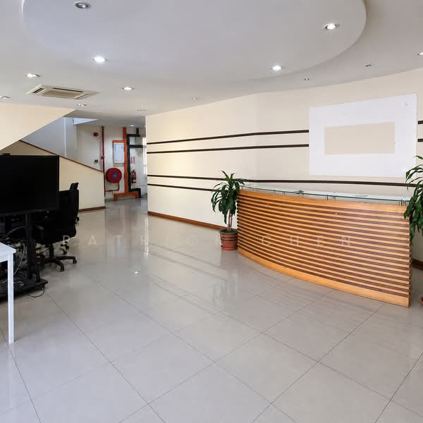 Detached Factory for Rent in Taman Sains Selangor (Kota Damansara) - Patrick Chen - Entrance - PropertyGuru.com.my