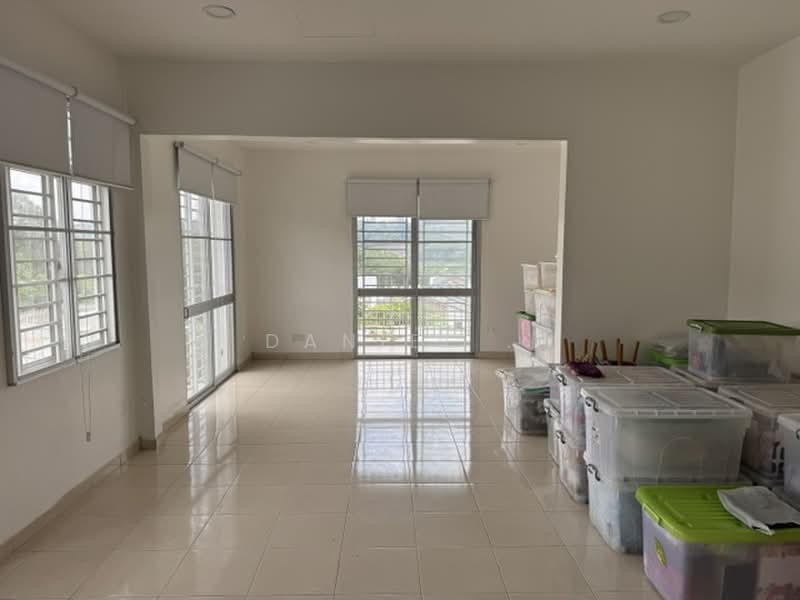 2-storey Terraced House for Sale in Taman Alam Putra (Seri Kembangan) - DANIEL . - Living Room - PropertyGuru.com.my