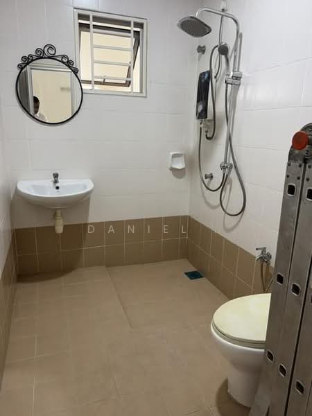 2-storey Terraced House for Sale in Taman Alam Putra (Seri Kembangan) - DANIEL . - Bathroom - PropertyGuru.com.my