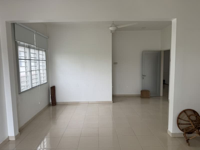 2-storey Terraced House for Sale in Taman Alam Putra (Seri Kembangan) - DANIEL . - Living Room - PropertyGuru.com.my