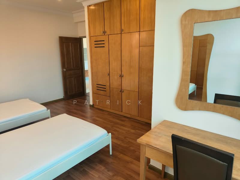 Kondominium untuk Disewa di Gurney Beach Resort - Patrick . - Bedroom - PropertyGuru.com.my