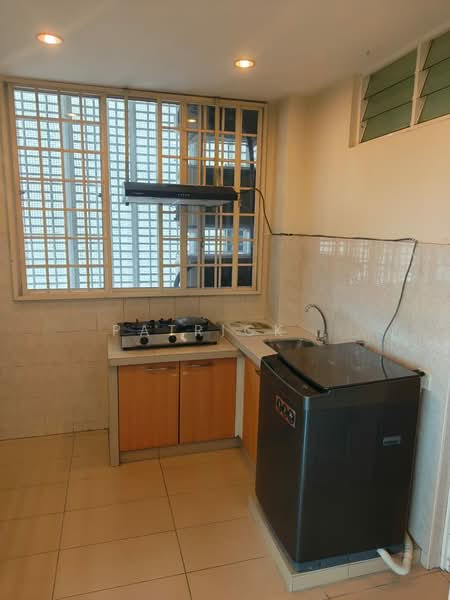 Kondominium untuk Disewa di Gurney Beach Resort - Patrick . - Kitchen - PropertyGuru.com.my