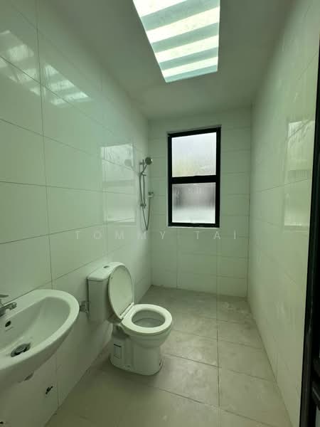 Semi-Detached House for Sale in Taman Nong Chik (Johor Bahru) - Tommy Tai - Bathroom - PropertyGuru.com.my