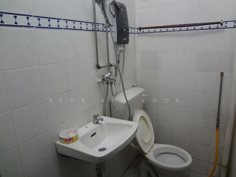 Terraced House for Sale in Seremban (Negeri Sembilan) - Seok Kim Khor - Bathroom - PropertyGuru.com.my