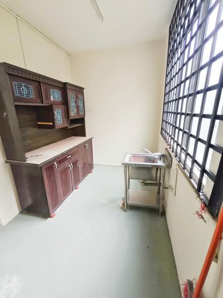 2-storey Terraced House for Sale in Taman Johor Jaya (Johor Bahru) - Jimmy Ooi - Kitchen - PropertyGuru.com.my
