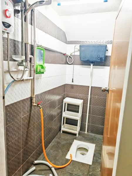 2-storey Terraced House for Sale in Taman Johor Jaya (Johor Bahru) - Jimmy Ooi - Bathroom - PropertyGuru.com.my