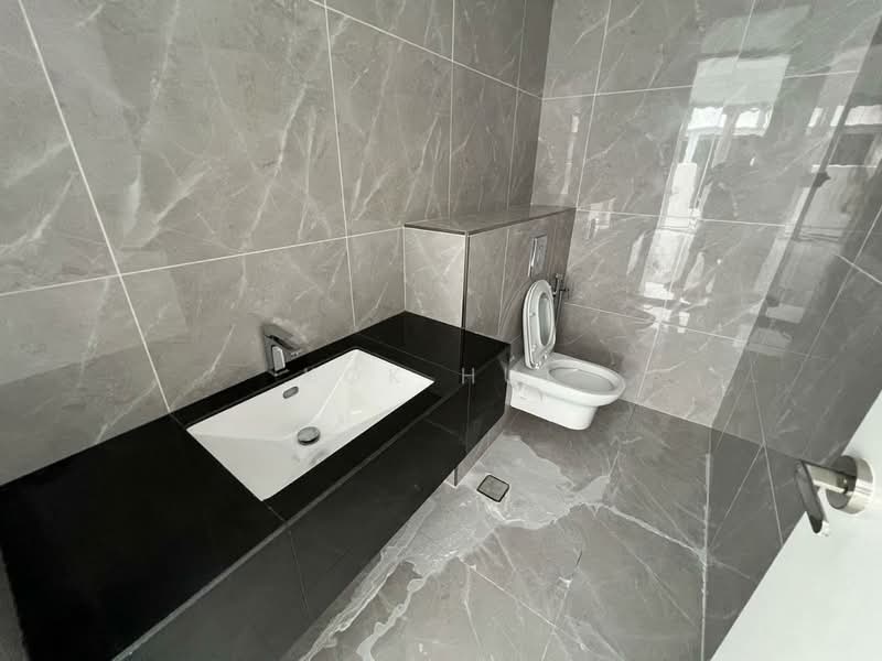 Semi-Detached House for Sale in Eco Spring (Johor Bahru) - Kok Hui - Bathroom - PropertyGuru.com.my