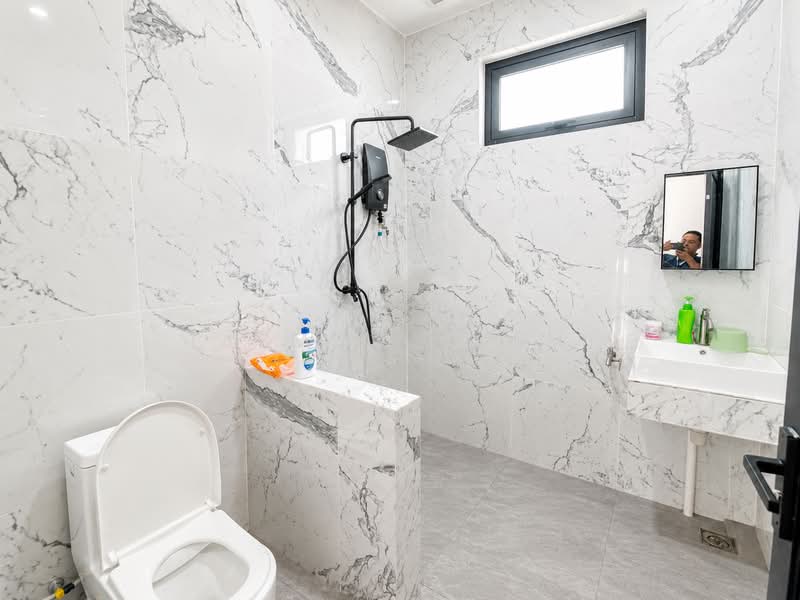 Bungalow House for Sale in Taboh Naning (Melaka) - Hazwan Hilmi - Bathroom - PropertyGuru.com.my