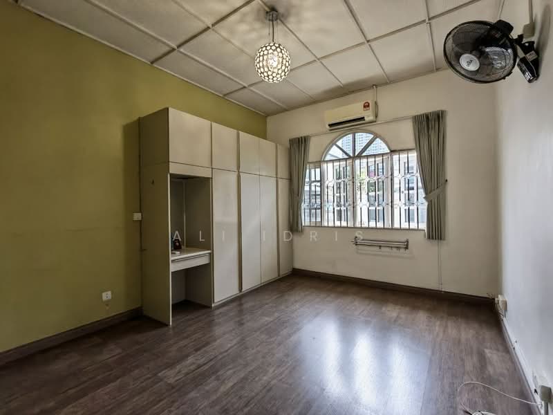 Rumah Banglo untuk Dijual di Subang Jaya (Selangor) - Ali Idris - Bedroom - PropertyGuru.com.my