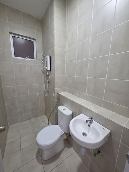 Pangsapuri untuk Disewa di RESIDENSI SELANGORKU OLEANDER - Sam Hew - Bathroom - PropertyGuru.com.my