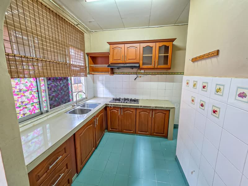 1-storey Terraced House for Sale in Bukit Beruntung (Selangor) - Rohani Daud - Kitchen - PropertyGuru.com.my