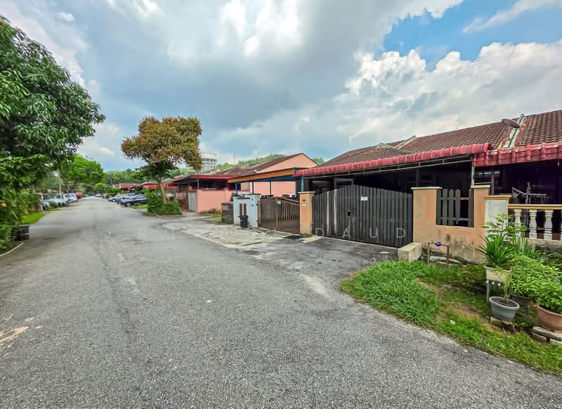 1-storey Terraced House for Sale in Bukit Beruntung (Selangor) - Rohani Daud - Exterior - PropertyGuru.com.my