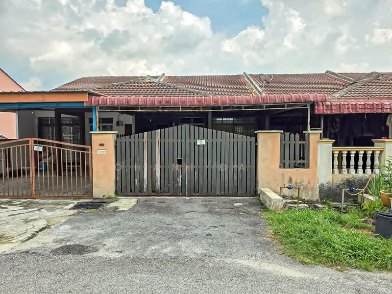 1-storey Terraced House for Sale in Bukit Beruntung (Selangor) - Rohani Daud - Exterior - PropertyGuru.com.my