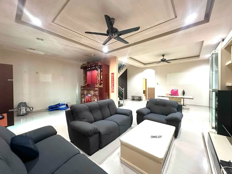 Semi-Detached House for Sale in Kawasan 2, Taman Menara Maju (Klang) - Daniel Kok - Living Room - PropertyGuru.com.my