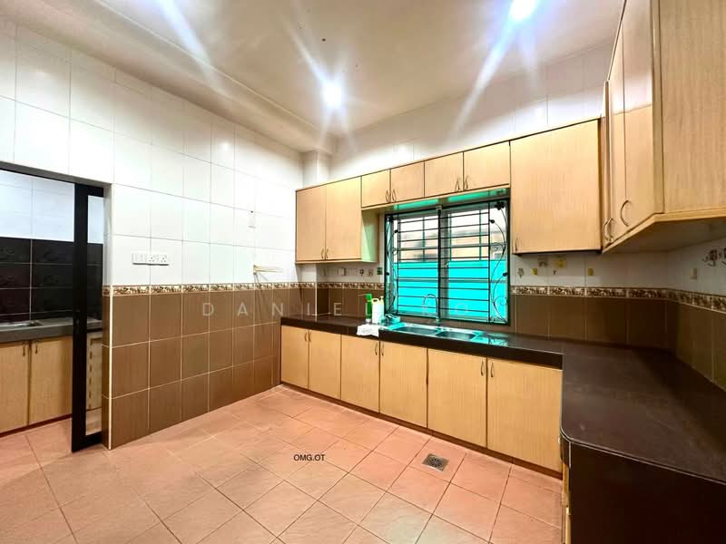 Semi-Detached House for Sale in Kawasan 2, Taman Menara Maju (Klang) - Daniel Kok - Kitchen - PropertyGuru.com.my