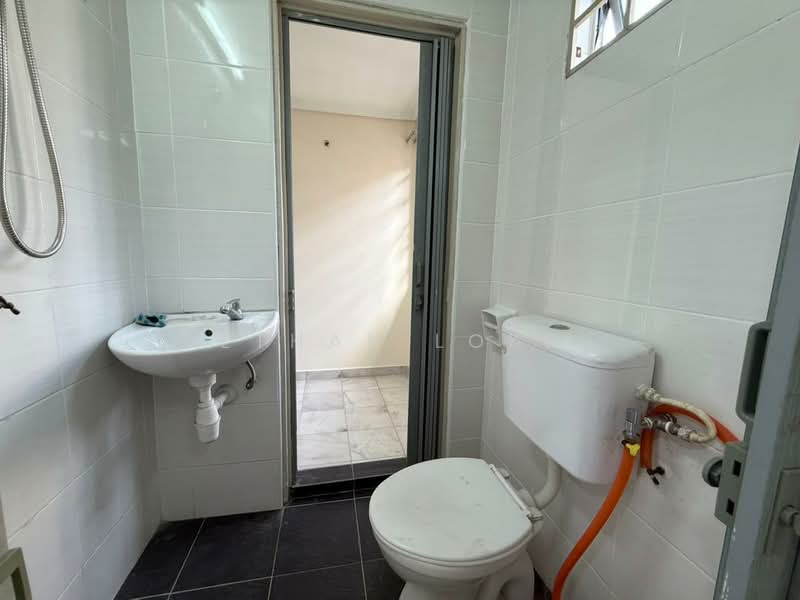 Rumah Teres 2 Tingkat untuk Disewa di Taman Sri Bintang (Kepong) - Ethan Loke - Bathroom - PropertyGuru.com.my