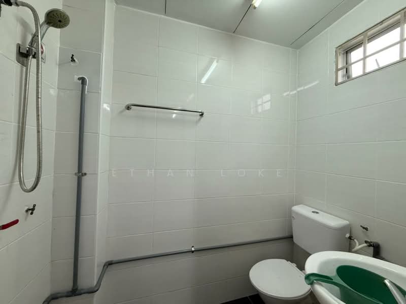 Rumah Teres 2 Tingkat untuk Disewa di Taman Sri Bintang (Kepong) - Ethan Loke - Bathroom - PropertyGuru.com.my
