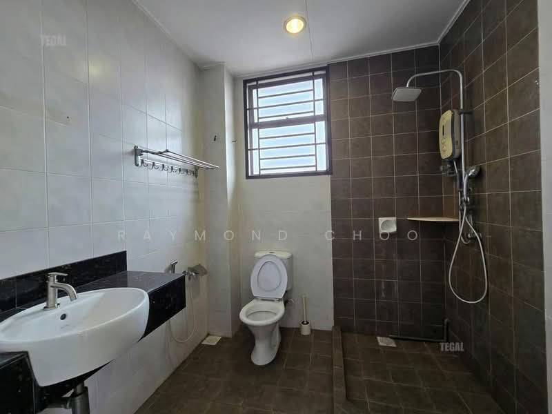 Rumah Teres untuk Dijual di Bandar Puteri Klang (Klang) - Raymond Choo - Bathroom - PropertyGuru.com.my