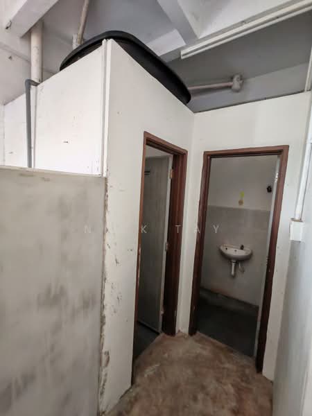 Kedai untuk Disewa di Senai (Kulai) - Nick Tay - Bathroom - PropertyGuru.com.my