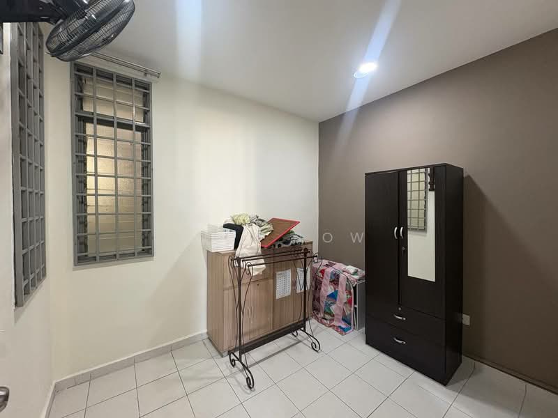 Pangsapuri untuk Disewa di Taman Larkin Idaman Plot C - Nick Low - Bedroom - PropertyGuru.com.my