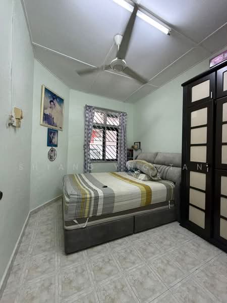 Rumah Teres 1 Tingkat untuk Dijual di Taman Universiti (Skudai) - Shiang Yng Tan - Bedroom - PropertyGuru.com.my