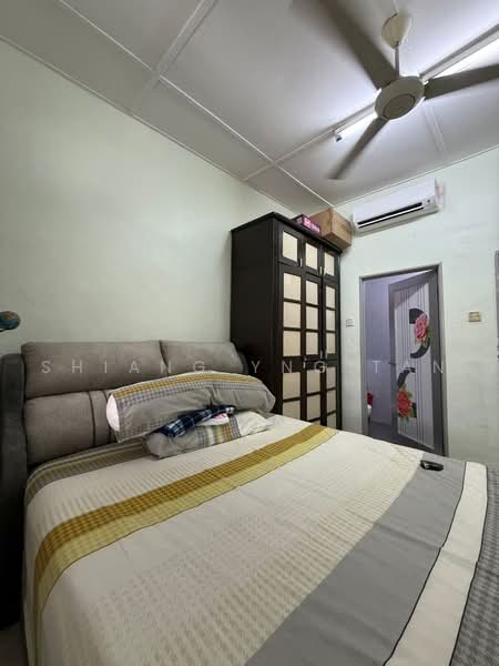 Rumah Teres 1 Tingkat untuk Dijual di Taman Universiti (Skudai) - Shiang Yng Tan - Bedroom - PropertyGuru.com.my