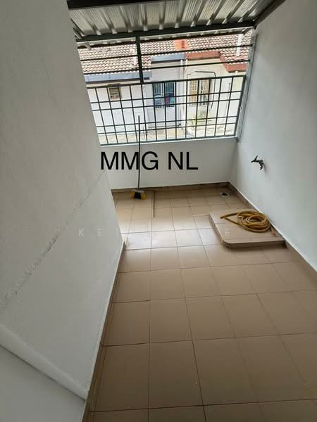 Rumah Teres untuk Disewa di Bandar Botanic (Klang) - Keith See - Balcony - PropertyGuru.com.my