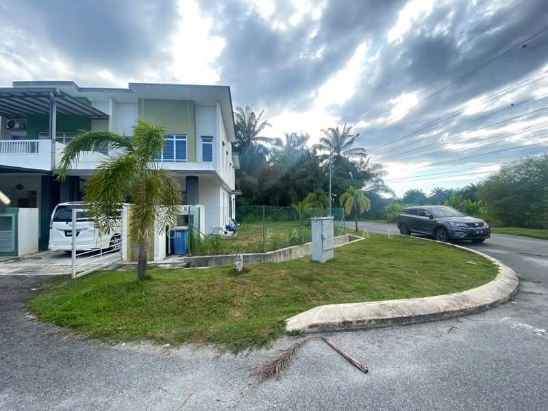 Rumah Teres 2 Tingkat untuk Dijual di Tanjong Duabelas (Selangor) - Mohd Faizal - Exterior - PropertyGuru.com.my