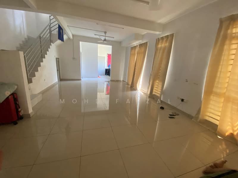Rumah Teres 2 Tingkat untuk Dijual di Tanjong Duabelas (Selangor) - Mohd Faizal - Living Room - PropertyGuru.com.my