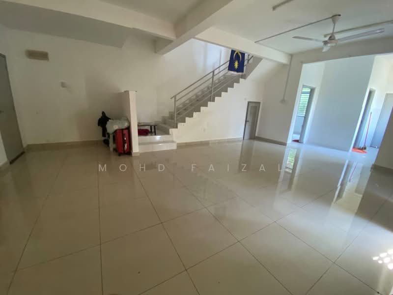 Rumah Teres 2 Tingkat untuk Dijual di Tanjong Duabelas (Selangor) - Mohd Faizal - Living Room - PropertyGuru.com.my