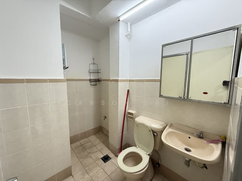 Rumah Teres 2 Tingkat untuk Dijual di Seksyen 4, Taman Kinrara (Puchong) - Carson Lai - Bathroom - PropertyGuru.com.my