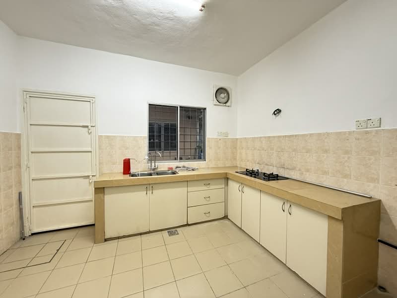 Rumah Teres 2 Tingkat untuk Dijual di Seksyen 4, Taman Kinrara (Puchong) - Carson Lai - Kitchen - PropertyGuru.com.my