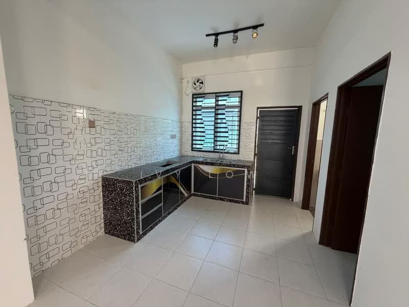 Rumah Teres 2 Tingkat untuk Disewa di Kota Tinggi (Johor) - Ivy Low - Kitchen - PropertyGuru.com.my