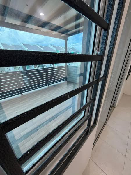 Rumah Teres 2 Tingkat untuk Disewa di Kota Tinggi (Johor) - Ivy Low - Balcony - PropertyGuru.com.my