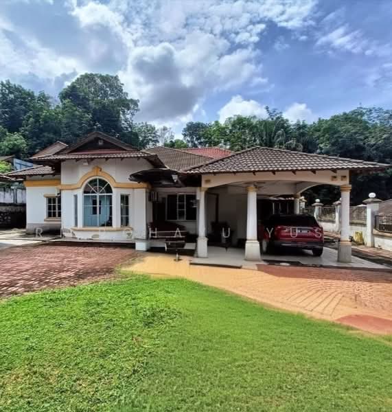 Bungalow for Sale in Kampung Sungai Plong (Sungai Buloh) - Sri Rohayu Yusof - PropertyGuru.com.my