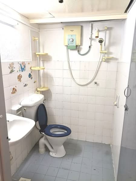 Flat for Sale at Rajawali Apartment - Yean Ma - Bathroom - PropertyGuru.com.my