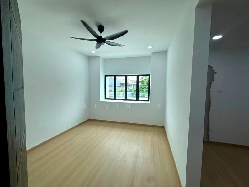 Rumah Teres 2-Tingkat untuk Dijual di Taman Molek (Johor Bahru) - Calvin Lee - PropertyGuru.com.my
