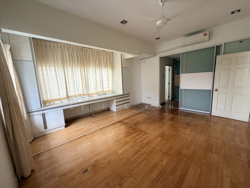 3-storey Terraced House for Sale in Southlake (Batu) - Celina Koh - PropertyGuru.com.my