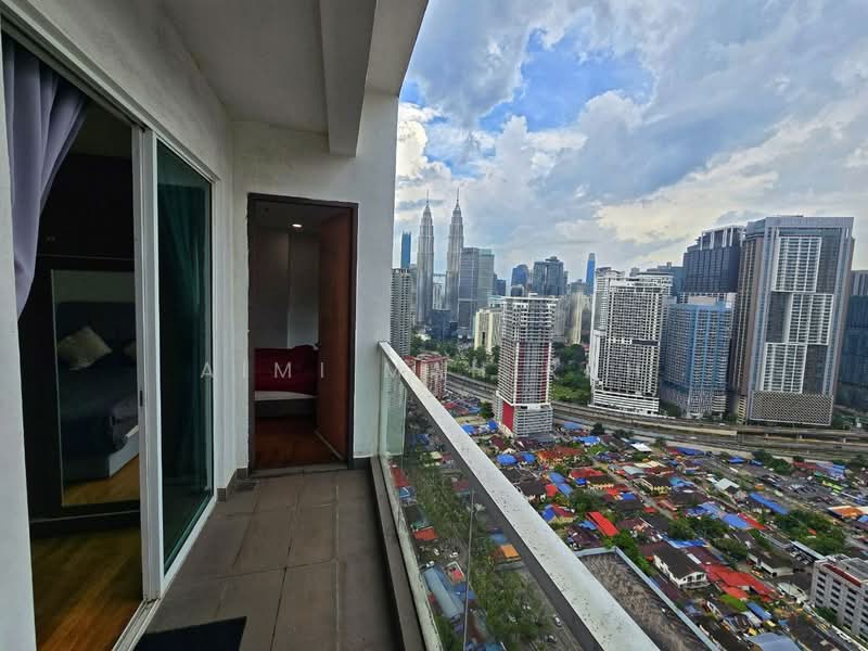 Kediaman Servis untuk Dijual di Tamu Hotel & Suites - Aimi Mahirah - Balcony - PropertyGuru.com.my