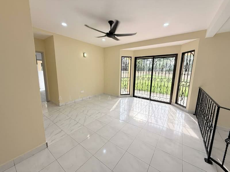 2-storey Terraced House for Sale in Taman Desa Tebrau (Tebrau) - Alicia Fong - Living Room - PropertyGuru.com.my