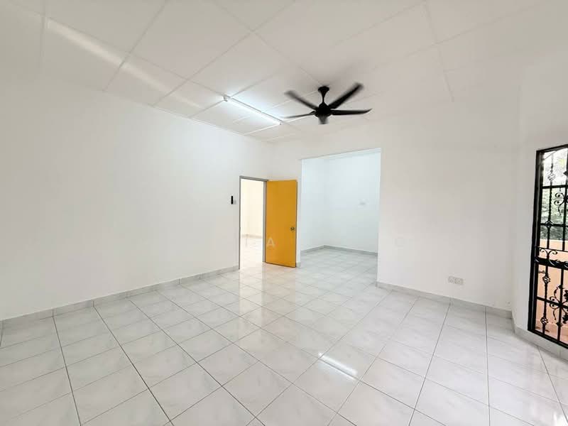 2-storey Terraced House for Sale in Taman Desa Tebrau (Tebrau) - Alicia Fong - Living Room - PropertyGuru.com.my